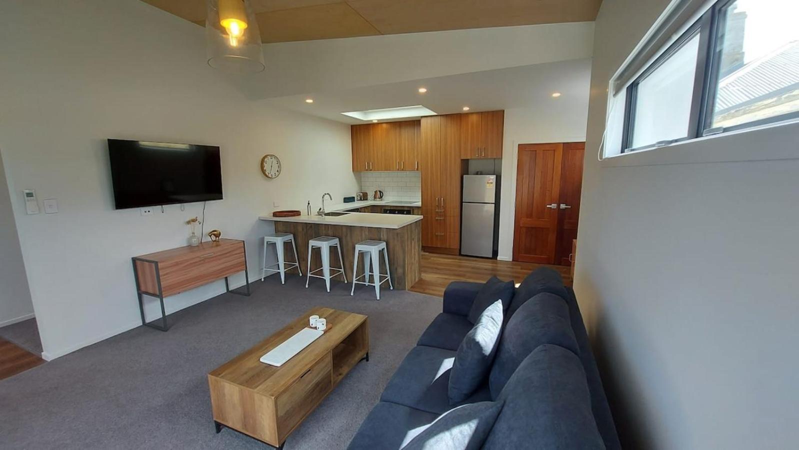 Sleek Suite By The Sand 1-Bedroom Dunedin Exterior photo